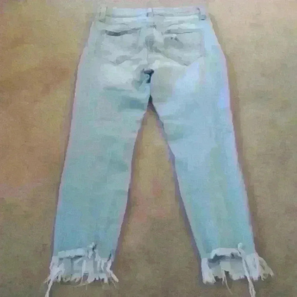 CELLO DISTRESSED/FRAYED HEM JEANS SIZE 5 (JUNIORS) - Picture 12 of 16